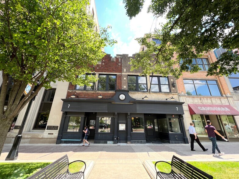 7-9 W Main St, Madison, WI à vendre - Photo du bâtiment - Image 1 de 18