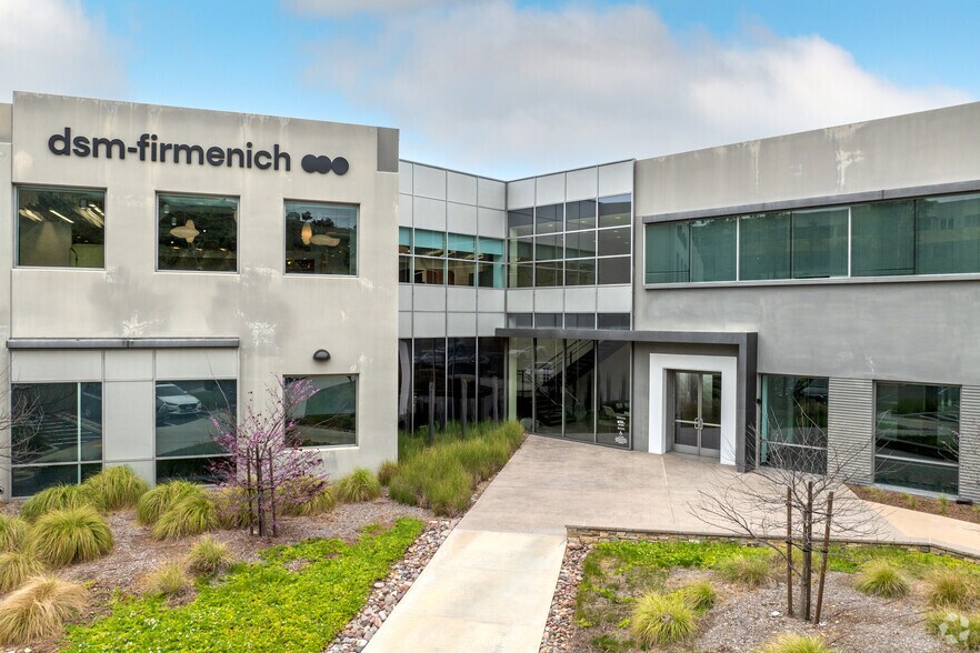 10636 Scripps Summit Ct, San Diego, CA à louer - Photo du bâtiment - Image 2 de 9