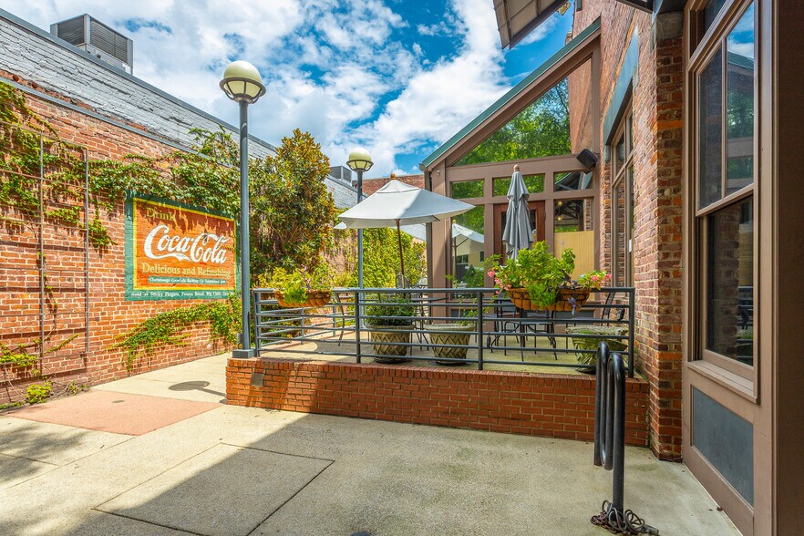 420 Broad St, Chattanooga, TN à louer - Photo du bâtiment - Image 2 de 22