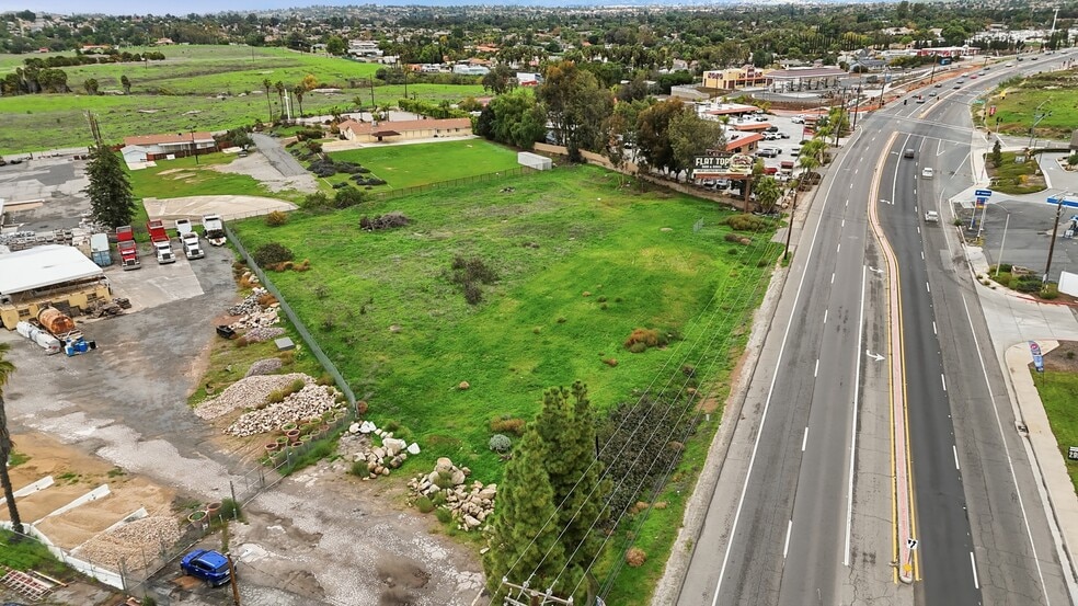 NWC Van Buren Blvd & Chicago Ave, Riverside, CA à vendre - Photo du bâtiment - Image 3 de 12