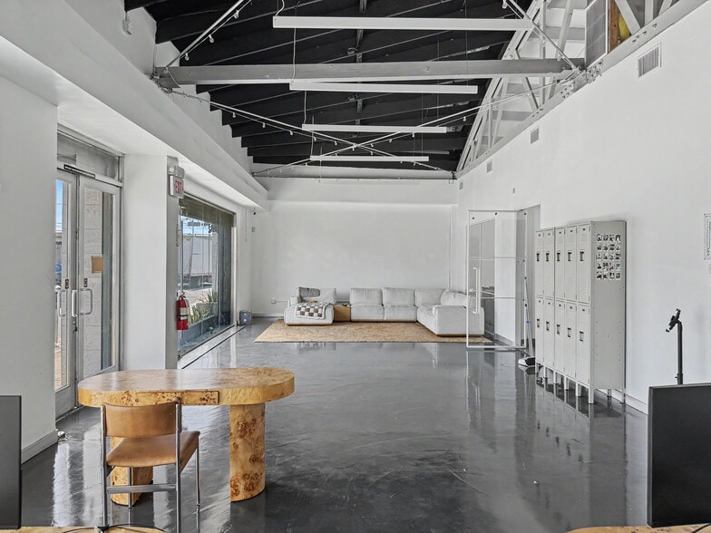 1507-1509 Maple Ave, Los Angeles, CA for lease - Building Photo - Image 2 of 25