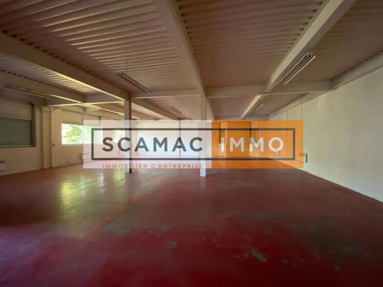 Industrial in Villejuif for lease - Interior Photo - Image 1 of 5