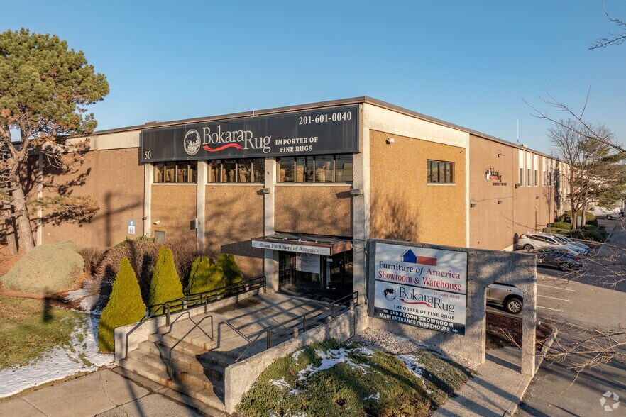 50 Enterprise Ave, Secaucus, NJ à louer - Photo du bâtiment - Image 2 de 12