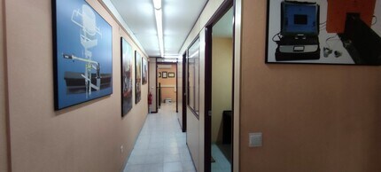 Retail in Manresa, Barcelona for lease Interior Photo- Image 2 of 3