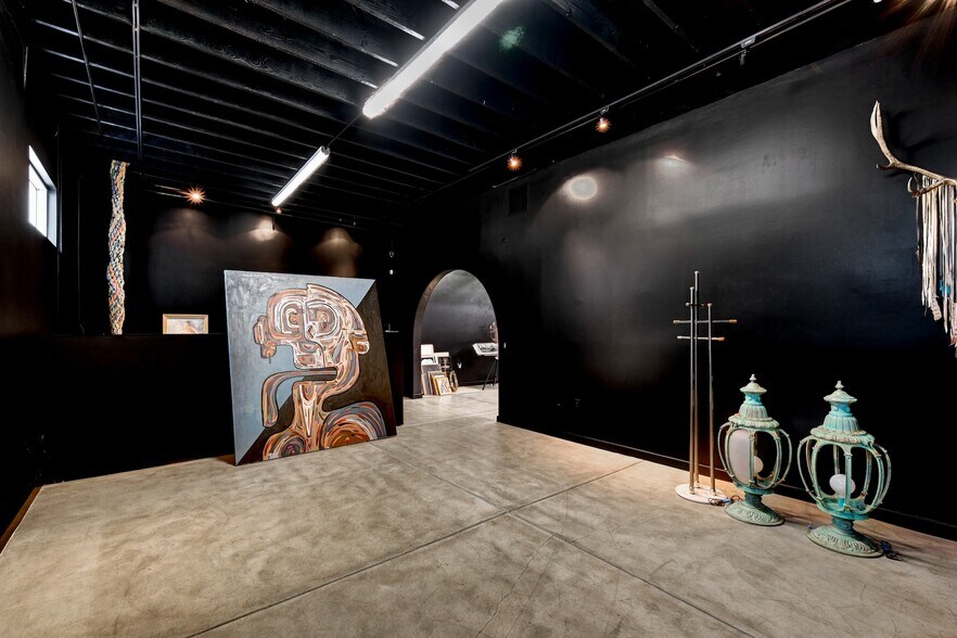 3717 W Jefferson Blvd, Los Angeles, CA à louer - Photo du bâtiment - Image 3 de 8