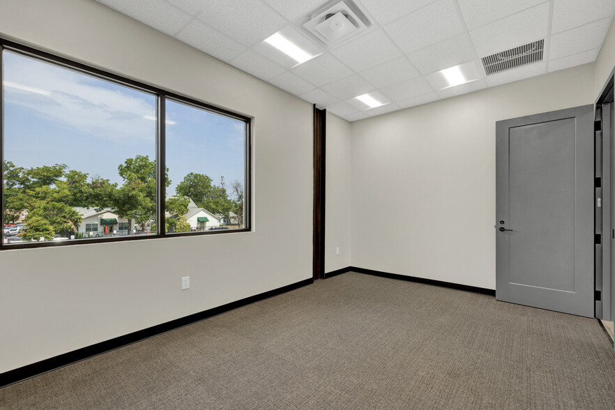 207 E San Antonio St, New Braunfels, TX for lease - Building Photo - Image 3 of 61