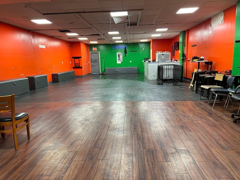 3845-3847 Tenth Ave, New York, NY à louer - Photo du bâtiment - Image 2 de 2