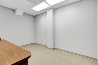 5751 Uptain Rd, Chattanooga, TN for lease Interior Photo- Image 2 of 7