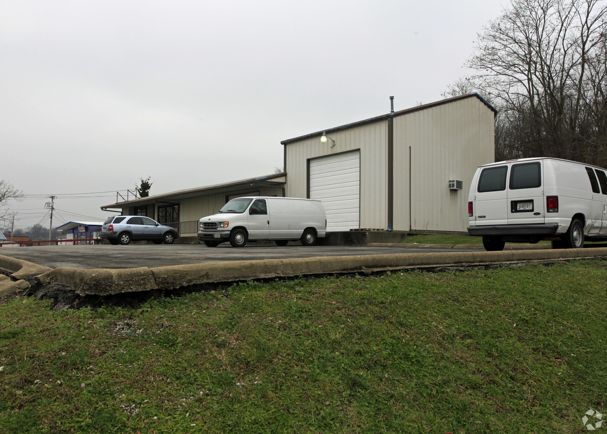 617 S James Campbell Blvd, Columbia, TN for lease Primary Photo- Image 1 of 14