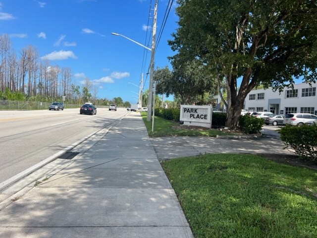 13382-13422 SW 128th St, Miami, FL à louer Photo principale- Image 1 de 7