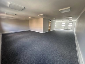 108-112 Windsor Rd, Slough à louer Photo intérieure- Image 1 de 1