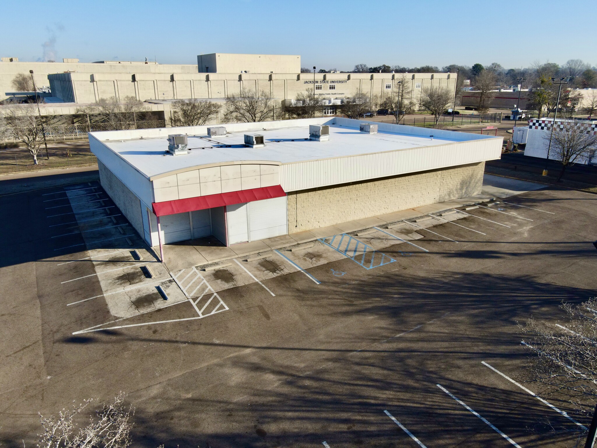 320 Woodrow Wilson Ave, Jackson, MS à vendre Photo principale- Image 1 de 4