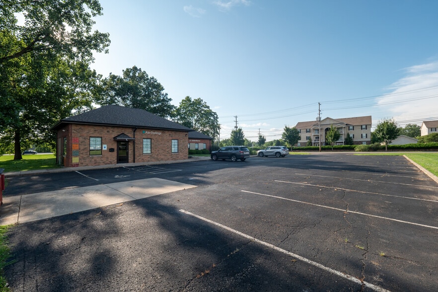 698 Morrison Rd, Columbus, OH for sale - Building Photo - Image 2 of 27