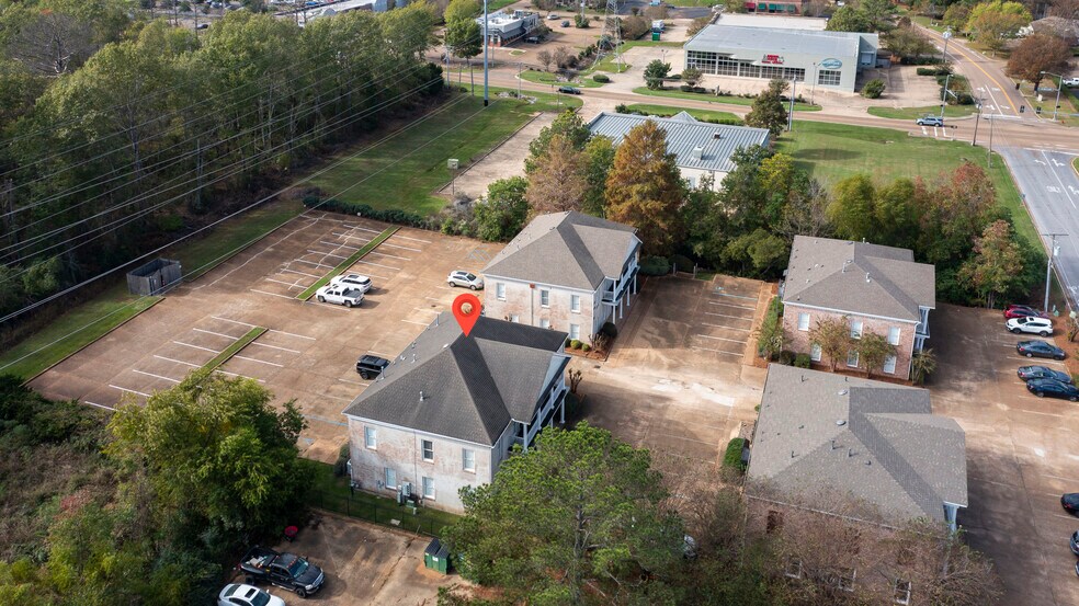403-C Towne Center Blvd, Ridgeland, MS à vendre - Photo du bâtiment - Image 2 de 43