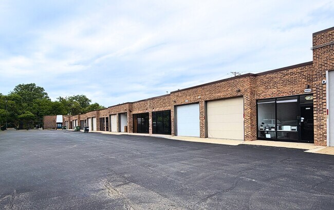 Plus de détails pour 4800-4824 W 129th St, Alsip, IL - Local d'activités à louer