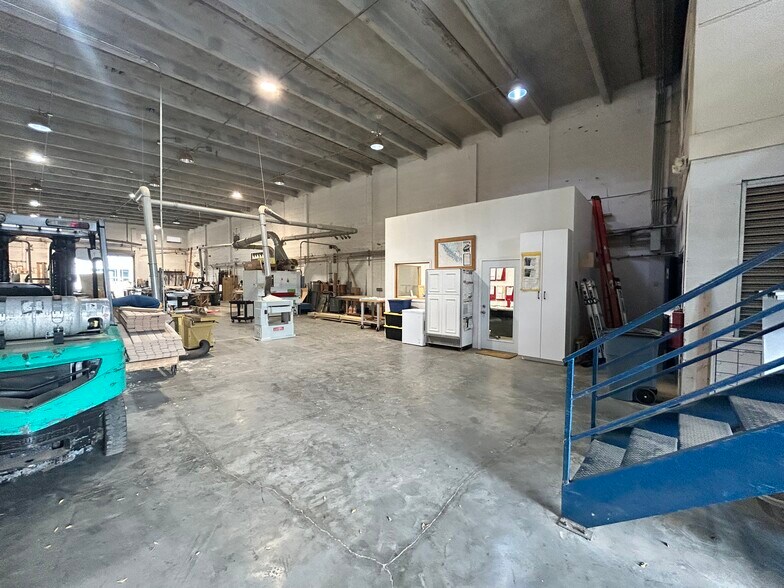 2720 W 3rd ct, Hialeah, FL à louer - Photo du bâtiment - Image 2 de 21