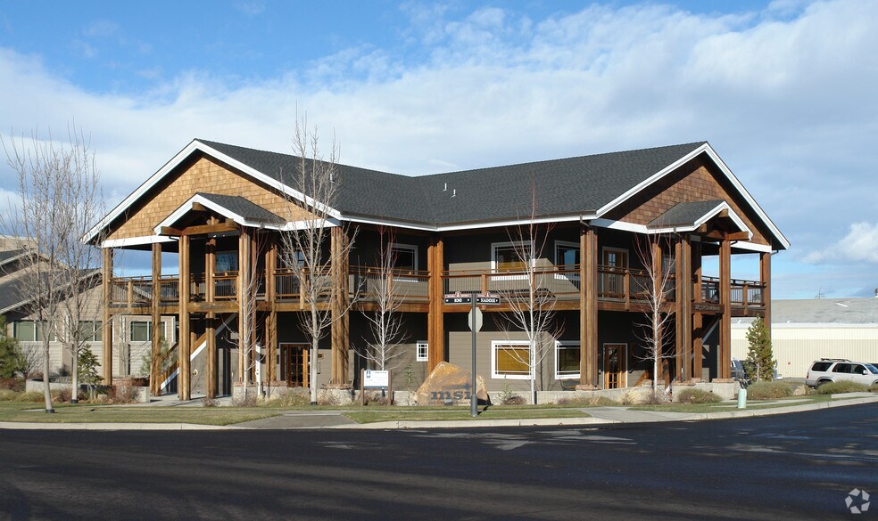 225 SW Scalehouse Loop, Bend, OR for sale - Primary Photo - Image 1 of 1