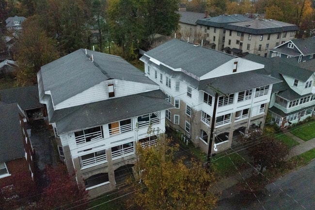 Plus de détails pour Two-Building MFR w/ Upgrades & Cash Flow – Multi-résidentiel aux enchères, Endicott, NY