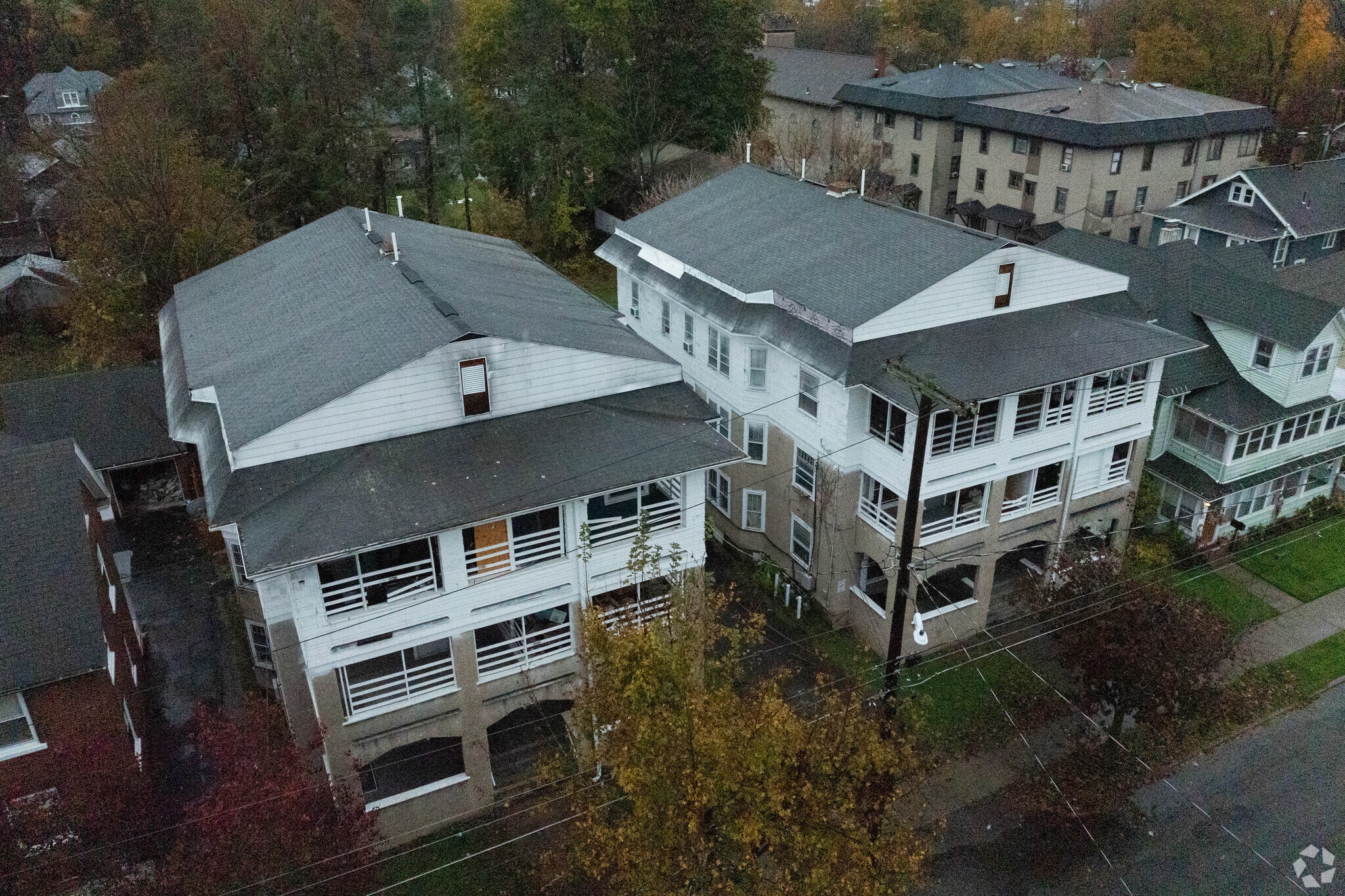 Two-Building MFR w/ Upgrades & Cash Flow portfolio of 2 properties for sale on LoopNet.ca Primary Photo- Image 1 of 24