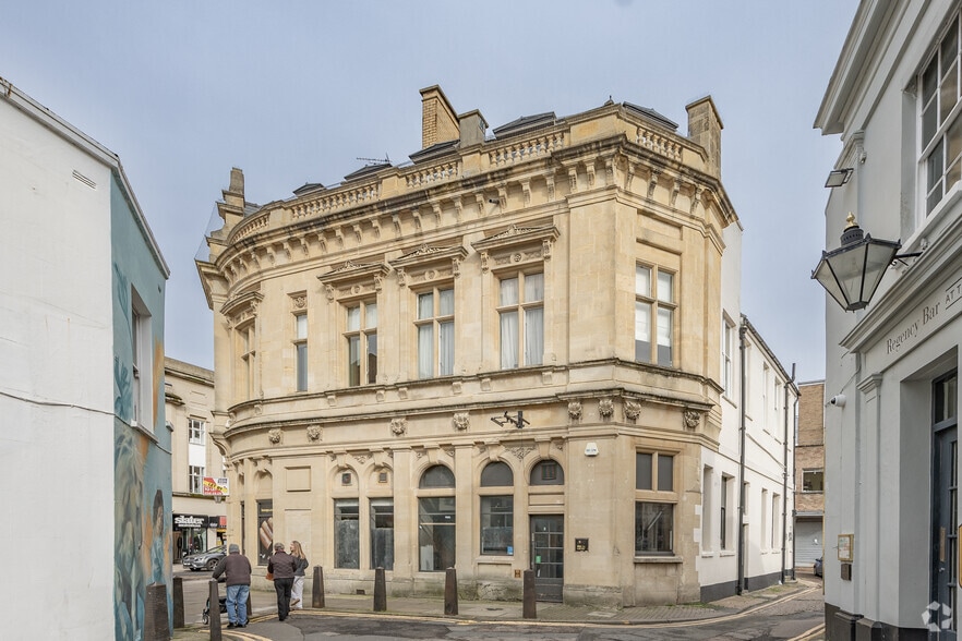 24 Promenade, Cheltenham à vendre - Photo du bâtiment - Image 2 de 2