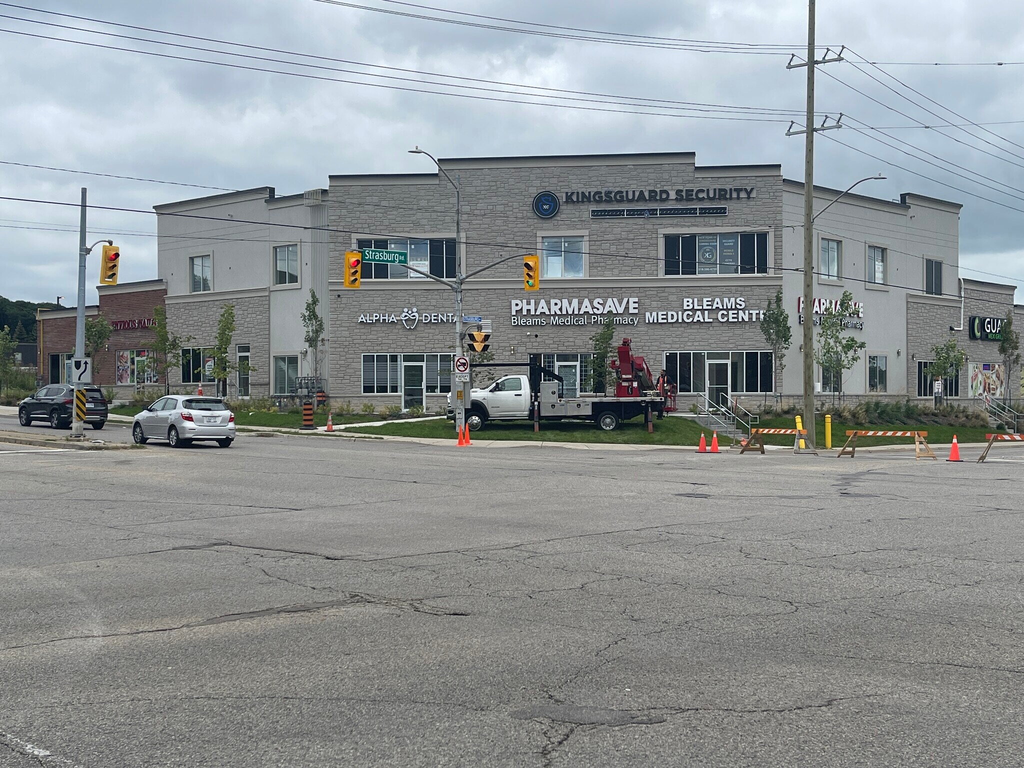 1241 Strasburg Rd, Kitchener, ON à vendre Photo du bâtiment- Image 1 de 25