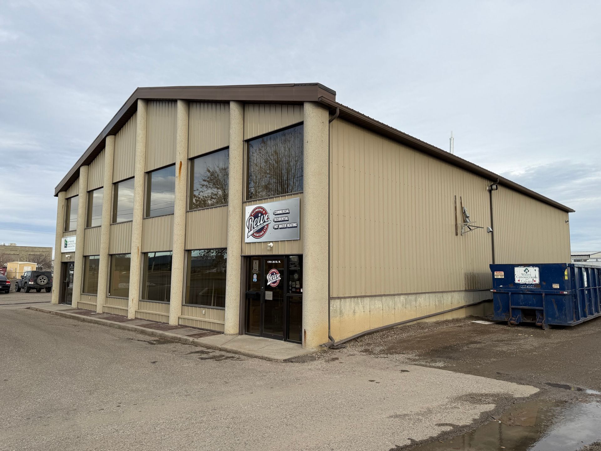 1701 36 St N, Lethbridge, AB for lease Primary Photo- Image 1 of 4