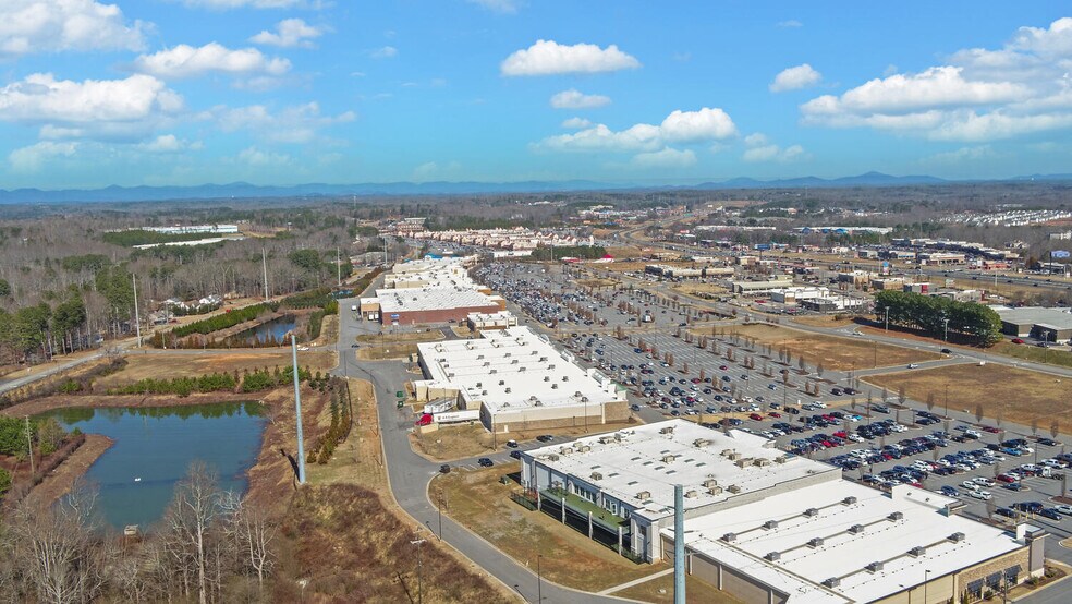 339 Whitmire Dr W, Dawsonville, GA à vendre - Photo du bâtiment - Image 2 de 7