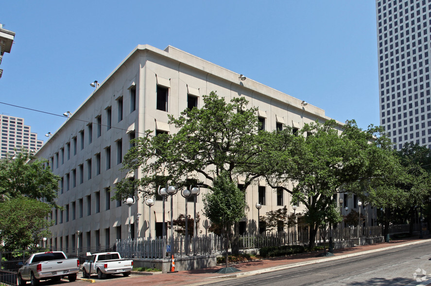 525 St. Charles Ave, New Orleans, LA à louer - Photo principale - Image 1 de 5