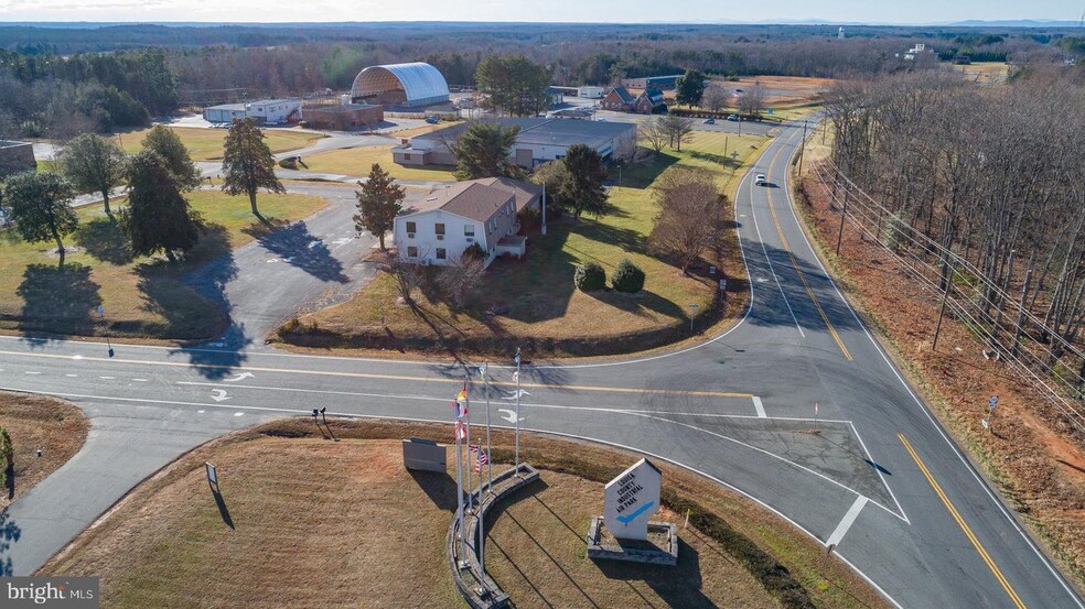 30 Industrial Dr, Louisa, VA à vendre - Aérien - Image 1 de 1