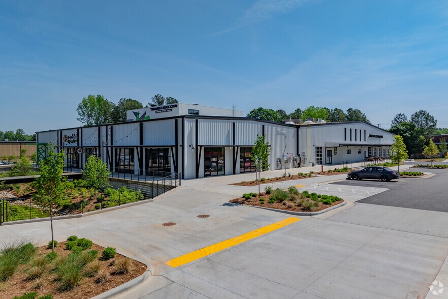 2300-2312 Atlantic Ave, Raleigh, NC à louer - Photo du bâtiment - Image 3 de 25