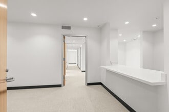 512 Westline Dr, Alameda, CA for lease Interior Photo- Image 2 of 13