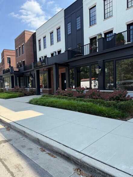 223-225 Burlington Ave, Clarendon Hills, IL à louer - Photo du bâtiment - Image 2 de 10