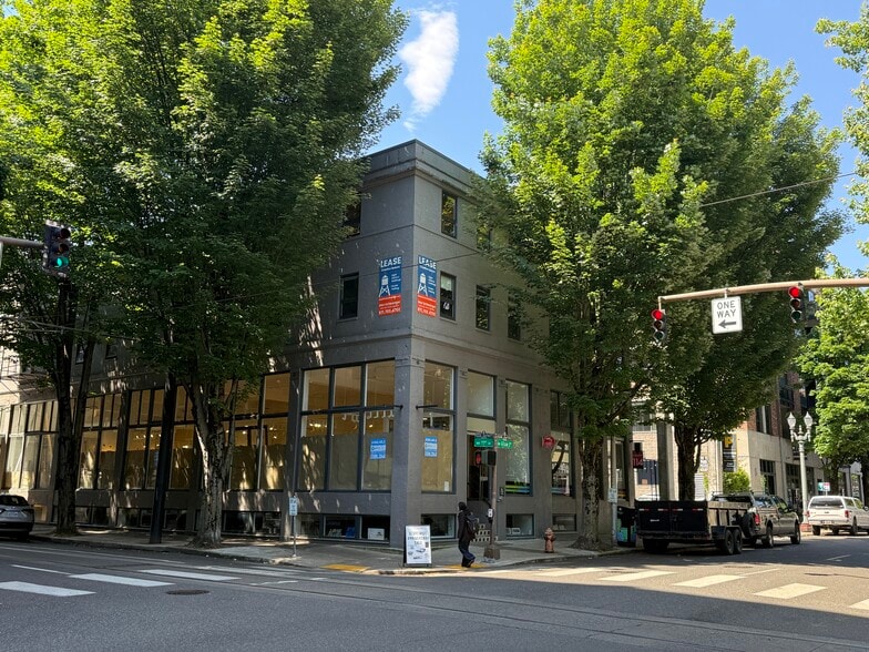 1100 NW Glisan St, Portland, OR for lease - Building Photo - Image 1 of 25