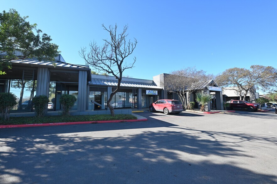 12315 Judson Rd, San Antonio, TX à louer - Photo du bâtiment - Image 3 de 4