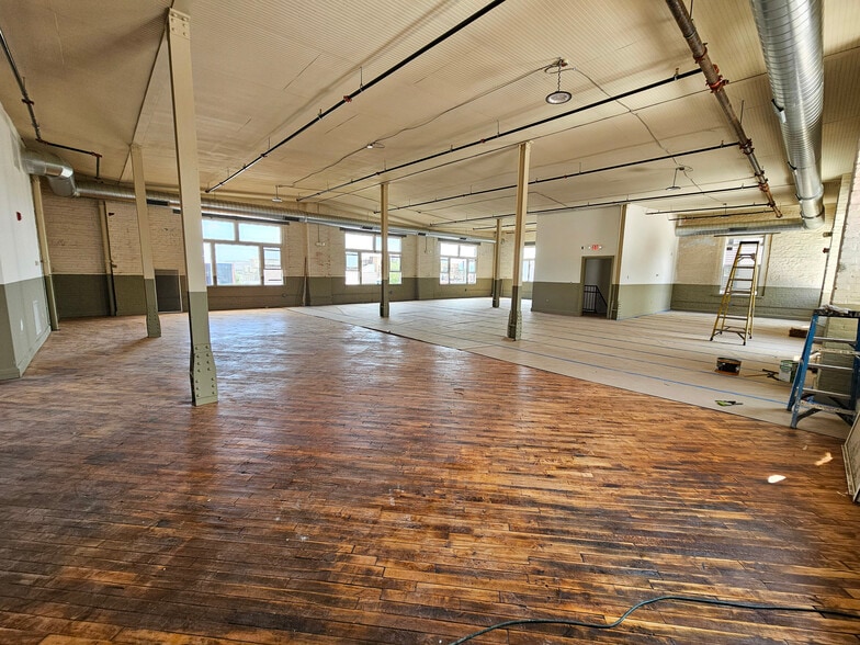 1930 E Huntingdon St, Philadelphia, PA for lease - Building Photo - Image 2 of 9