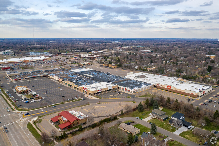 2100 N Snelling Ave, Roseville, MN for lease - Aerial - Image 2 of 7