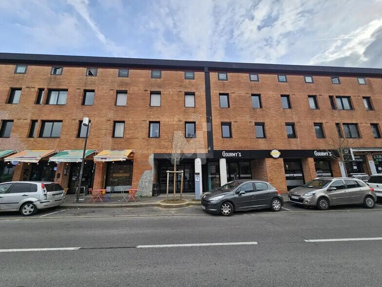 Bureau dans Évry-Courcouronnes à louer - Photo du bâtiment - Image 1 de 11