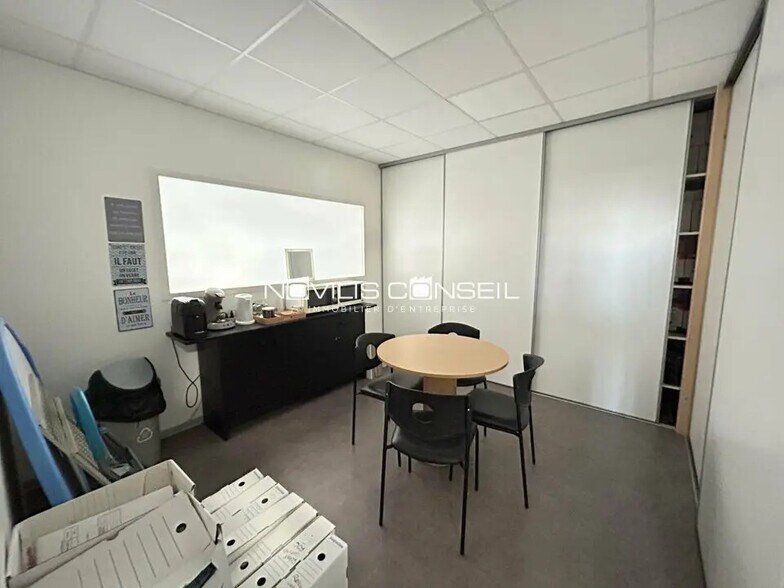 Office in Toulouse for lease - Interior Photo - Image 2 of 5