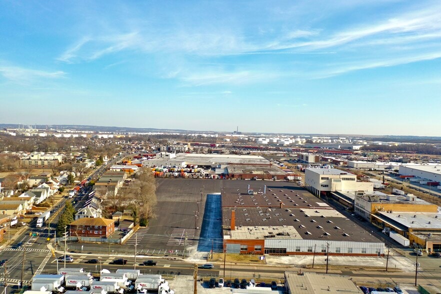 525 W Linden Ave, Linden, NJ for lease - Building Photo - Image 2 of 5