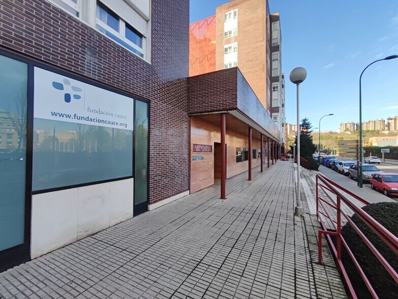 Commerce de détail dans Valladolid à louer - Photo du bâtiment - Image 1 de 29