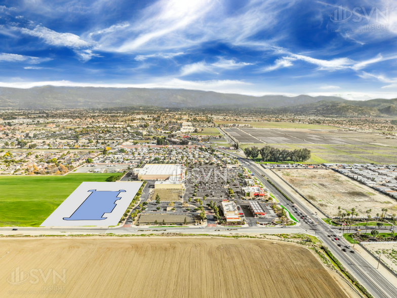 W Florida Ave, Hemet, CA à louer - Photo du bâtiment - Image 2 de 16