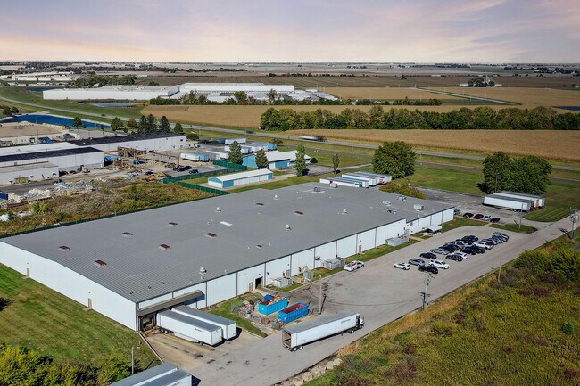 Plus de détails pour 266 Eastgate Dr, Danville, IL - Industriel à vendre