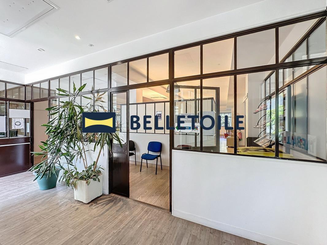 Office in Le Kremlin-Bicêtre for lease Interior Photo- Image 1 of 17