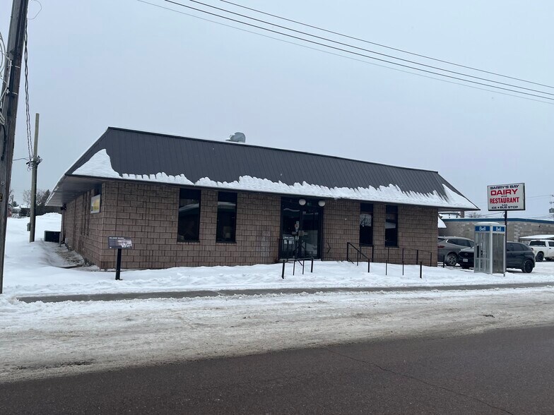 15 Dunn St, Barrys Bay, ON à vendre - Photo principale - Image 1 de 1