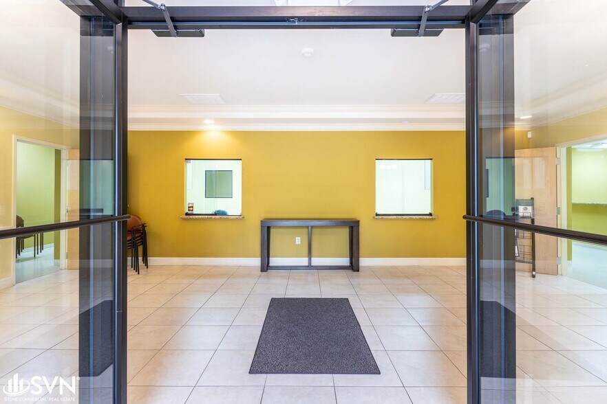 1360 W 5th St, London, KY à louer - Photo du bâtiment - Image 2 de 29