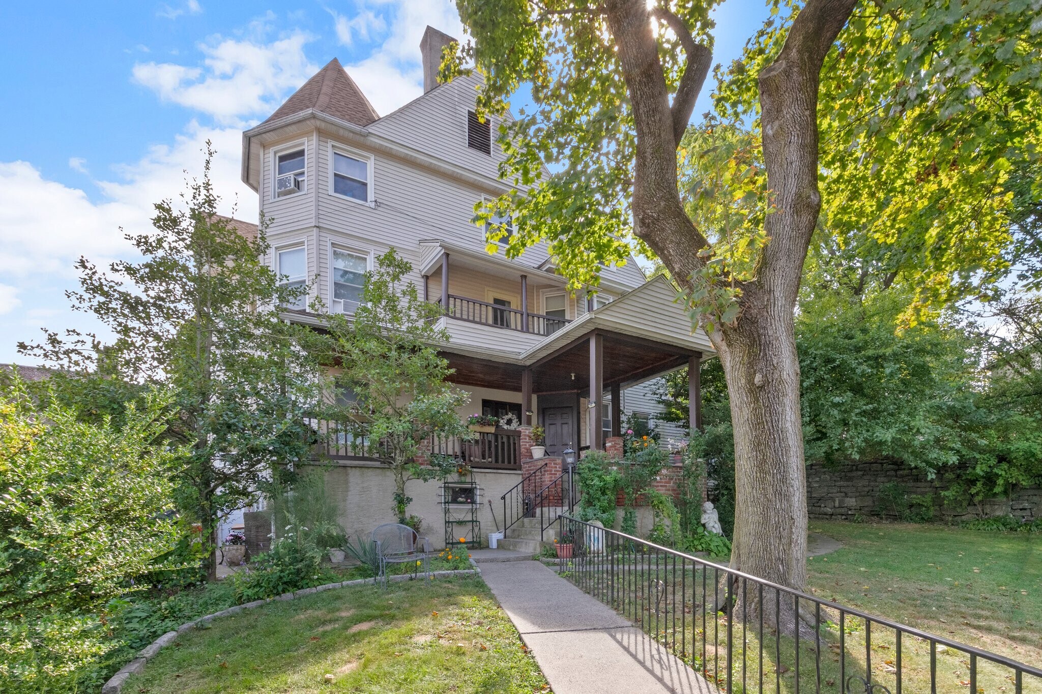 25 Cedar St, Dobbs Ferry, NY à vendre Photo du bâtiment- Image 1 de 12
