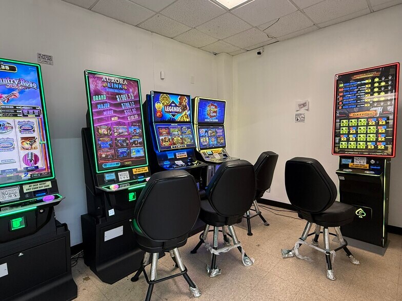 4151 Mercer University Dr, Macon-Bibb, GA à vendre - Photo du bâtiment - Image 2 de 9