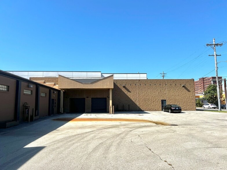 810 S Seventh St, Louisville, KY for lease - Building Photo - Image 2 of 5