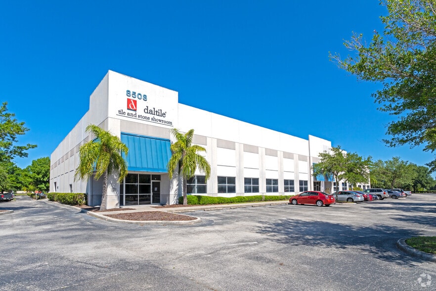 8508 Benjamin Rd, Tampa, FL for lease - Primary Photo - Image 2 of 7