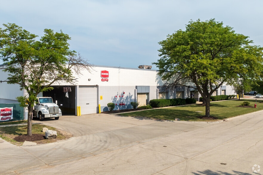 2300 Hammond Dr, Schaumburg, IL for lease - Building Photo - Image 3 of 5